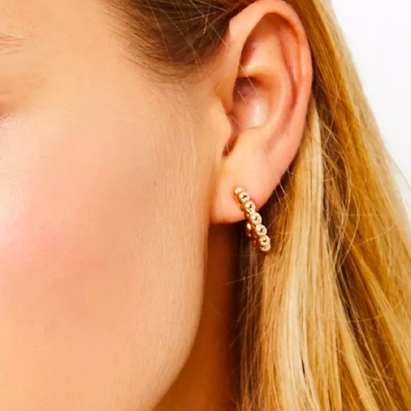 NWT Lilly Pulitzer Worth A Look Small Hoop Earrings in Gold Metallic - Picture 2 of 6